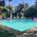 Meraville Πανσιόν